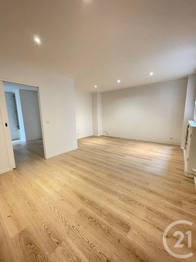 Appartement F2 à vendre - 2 pièces - 47.0 m2 - PARIS - 75008 - ILE-DE-FRANCE - Century 21 Alpha Hoche