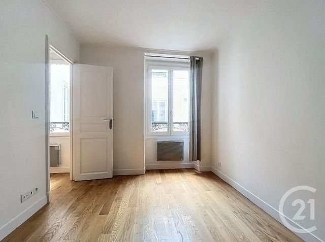 Appartement F2 à vendre - 2 pièces - 33.0 m2 - PARIS - 75008 - ILE-DE-FRANCE - Century 21 Alpha Hoche